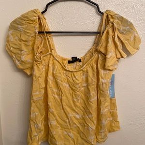 Cute forever 21 summary yellow top